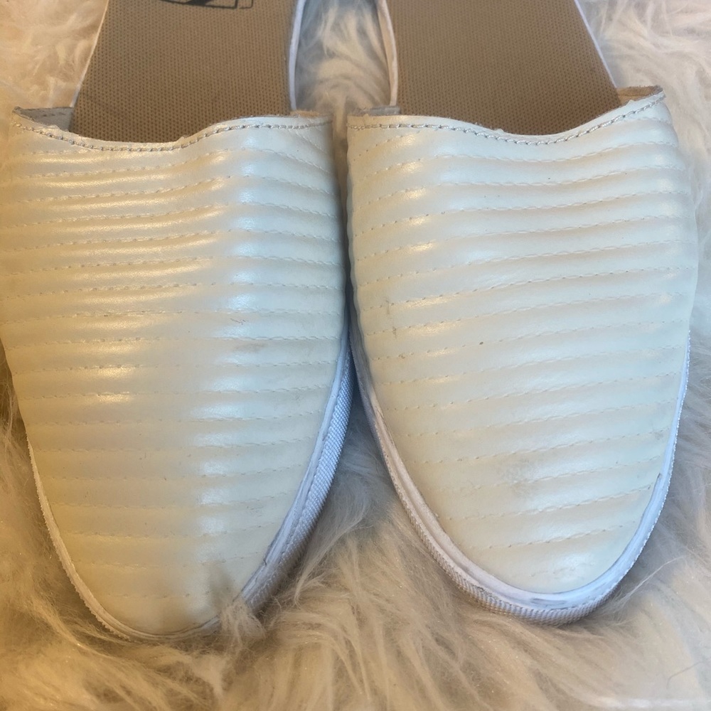 Can slip on